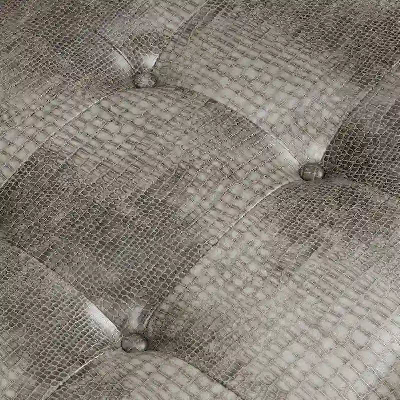 Lounge-Sessel aus Kunstleder mit Metallrahmen, grauem Schlangenmuster