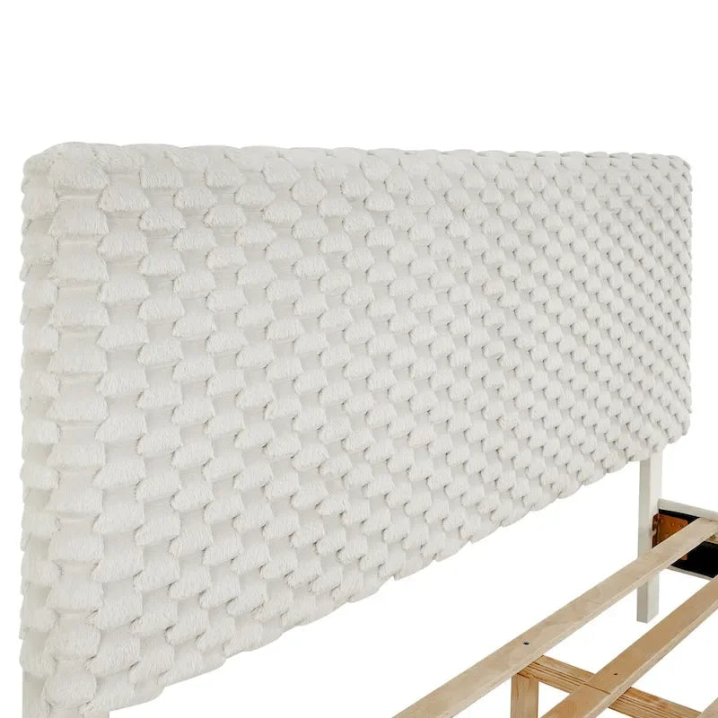 Plüschiges 3D Polsterplattformbett, White Dove